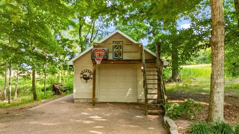 1314 Holland Brothers Road Woodburn KY 42170