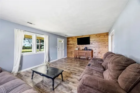 3281 Hydro Pondsville Road Smiths Grove KY 42171