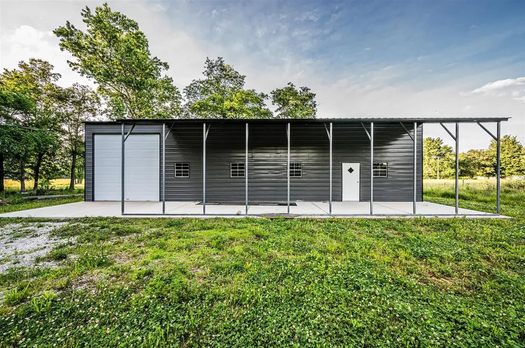 133 Oakhill School Road Smiths Grove KY 42171