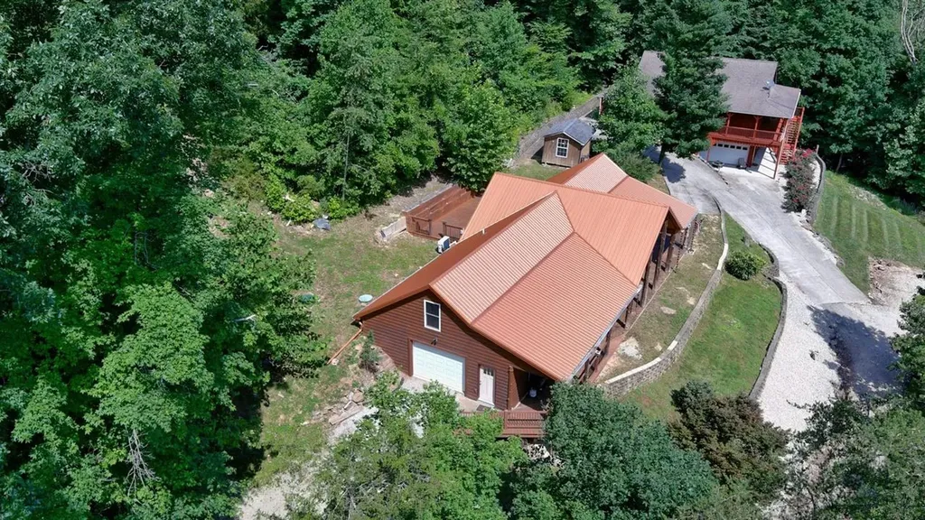 2086 Martin Pierce Road Cub Run KY 42729