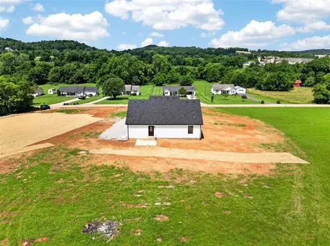 100 Head Lane Russellville KY 42276