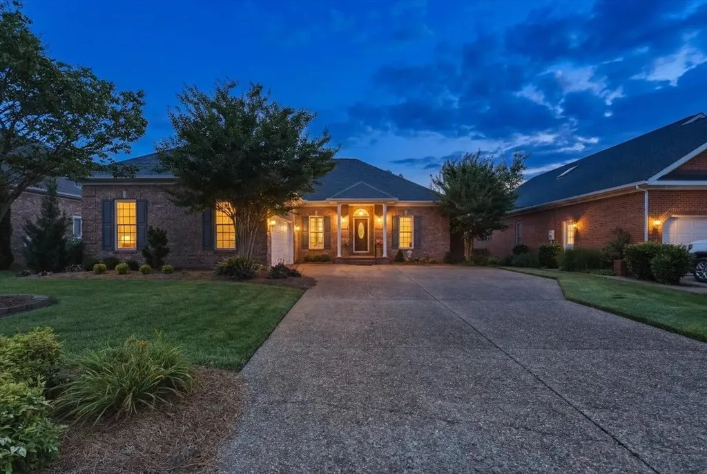1605 Camden Court Bowling Green KY 42103