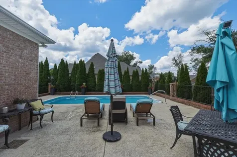 1605 Camden Court Bowling Green KY 42103