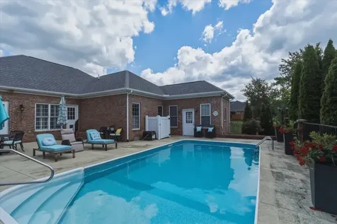 1605 Camden Court Bowling Green KY 42103