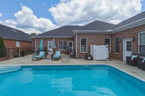 1605 Camden Court Bowling Green KY 42103