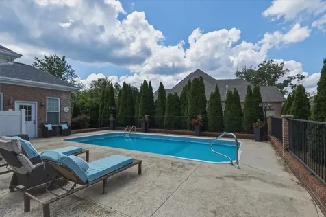 1605 Camden Court Bowling Green KY 42103