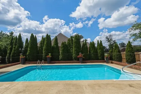1605 Camden Court Bowling Green KY 42103