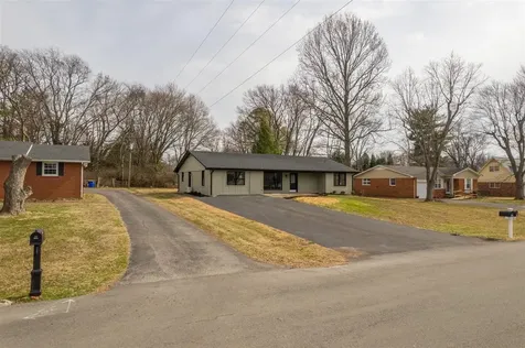2720 Apache Drive Bowling Green KY 42104