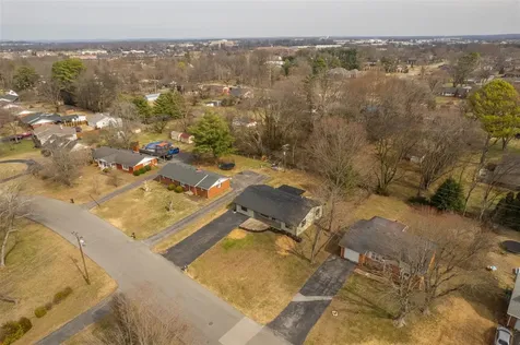 2720 Apache Drive Bowling Green KY 42104