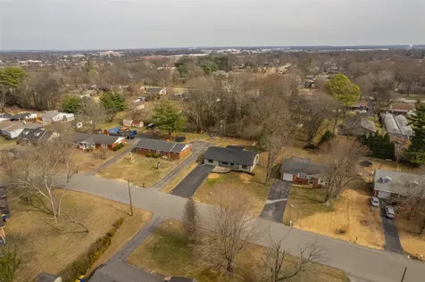 2720 Apache Drive Bowling Green KY 42104