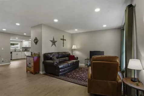 670 Clark Circle Bowling Green KY 42103