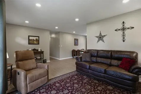 670 Clark Circle Bowling Green KY 42103