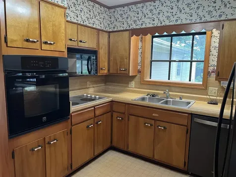2707 Kiwanis Court Bowling Green KY 42104