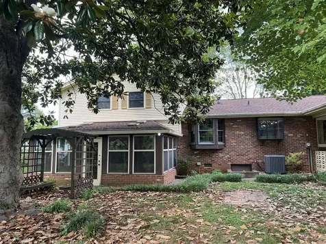 2707 Kiwanis Court Bowling Green KY 42104