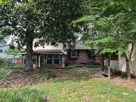 2707 Kiwanis Court Bowling Green KY 42104