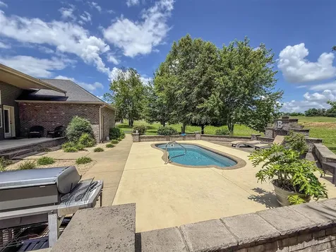 48 Oakwind Road Glasgow KY 42141