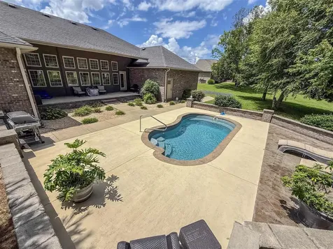 48 Oakwind Road Glasgow KY 42141
