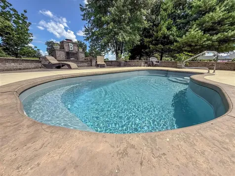 48 Oakwind Road Glasgow KY 42141
