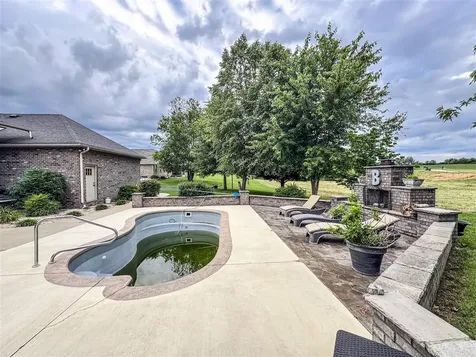 48 Oakwind Road Glasgow KY 42141