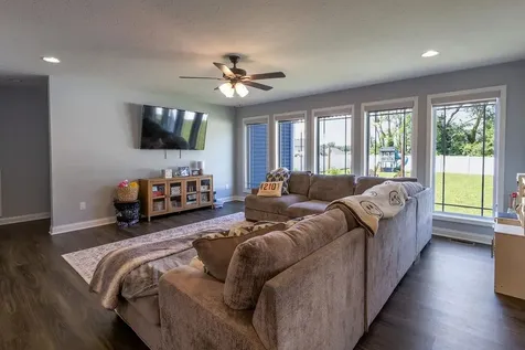 532 White Dogwood Circle Bowling Green KY 42101
