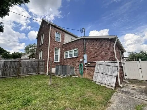 602 E Broad Street Central City KY 42330