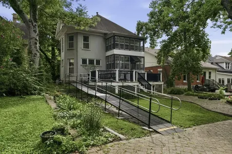 636 E 13th Avenue Bowling Green KY 42101