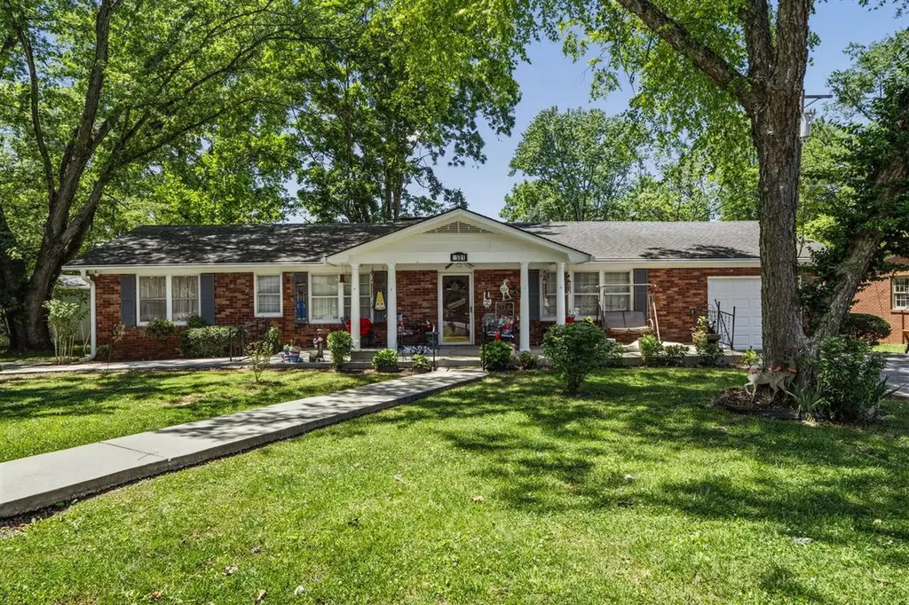 2501 Mohawk Drive Bowling Green KY 42104