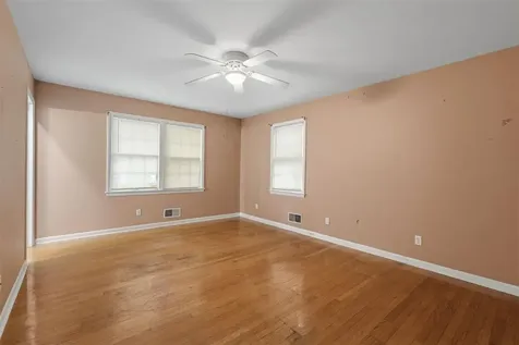 2501 Mohawk Drive Bowling Green KY 42104