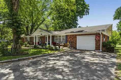 2501 Mohawk Drive Bowling Green KY 42104