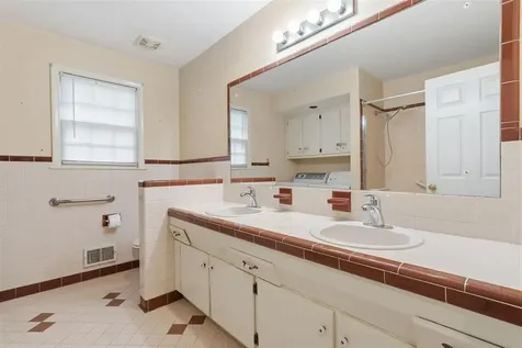 2501 Mohawk Drive Bowling Green KY 42104
