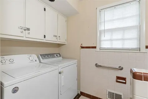 2501 Mohawk Drive Bowling Green KY 42104