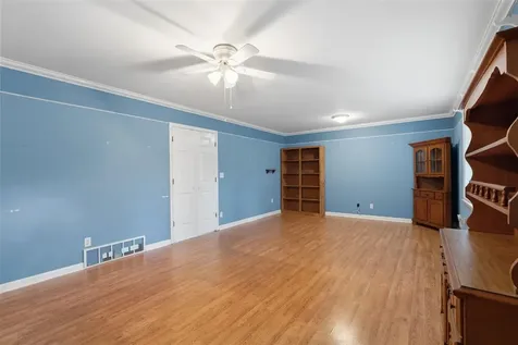 2501 Mohawk Drive Bowling Green KY 42104
