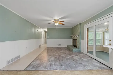 2501 Mohawk Drive Bowling Green KY 42104