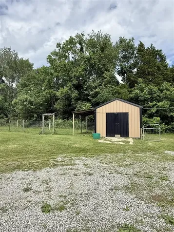 10798 Brownsville Road Morgantown KY 42261