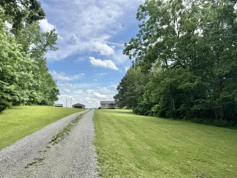 10798 Brownsville Road Morgantown KY 42261