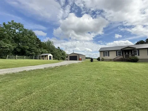 10798 Brownsville Road Morgantown KY 42261
