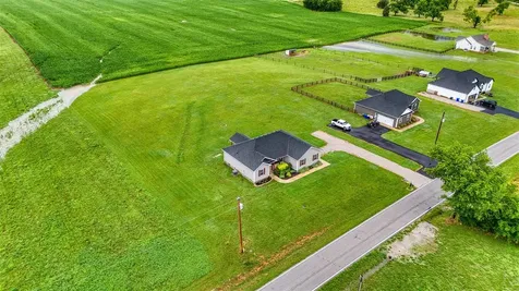 1827 Taylor Barrow Road Auburn KY 42206