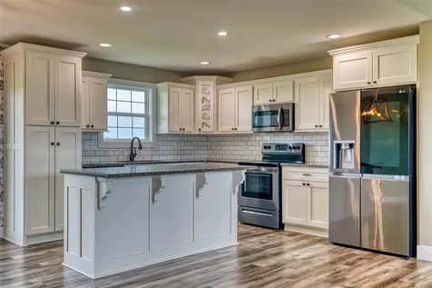 1827 Taylor Barrow Road Auburn KY 42206