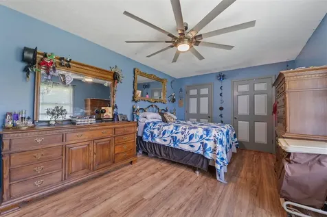 3302 Smallhouse Road Bowling Green KY 42104