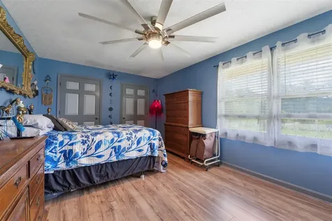 3302 Smallhouse Road Bowling Green KY 42104