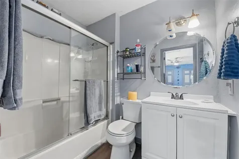 3302 Smallhouse Road Bowling Green KY 42104