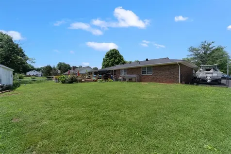 3302 Smallhouse Road Bowling Green KY 42104