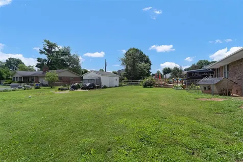 3302 Smallhouse Road Bowling Green KY 42104
