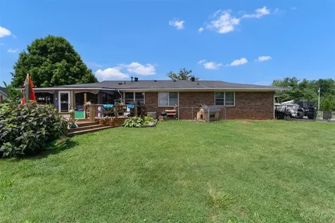 3302 Smallhouse Road Bowling Green KY 42104