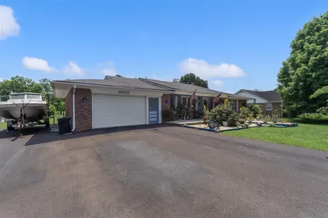 3302 Smallhouse Road Bowling Green KY 42104