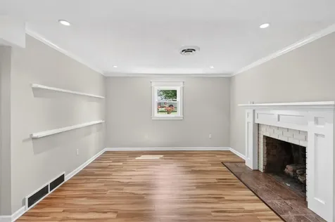 1709 Lennox Way Bowling Green KY 42104