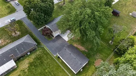 1709 Lennox Way Bowling Green KY 42104