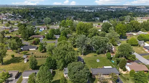 1709 Lennox Way Bowling Green KY 42104