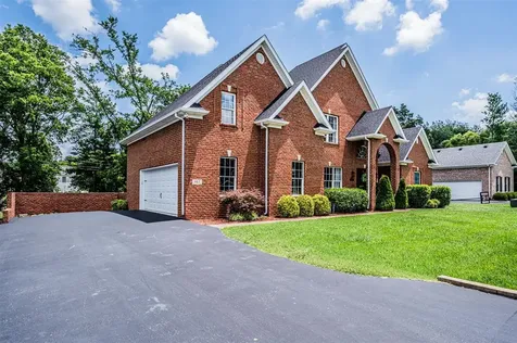 157 Huntsman Circle Bowling Green KY 42103