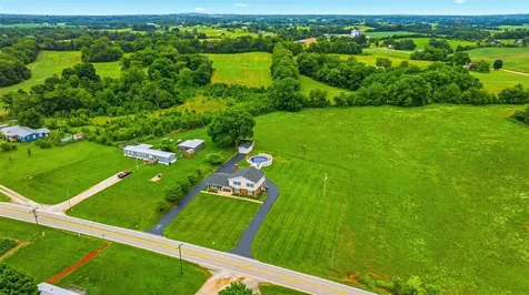 5410 Hundred Acre Pond Road Hardyville KY 42746